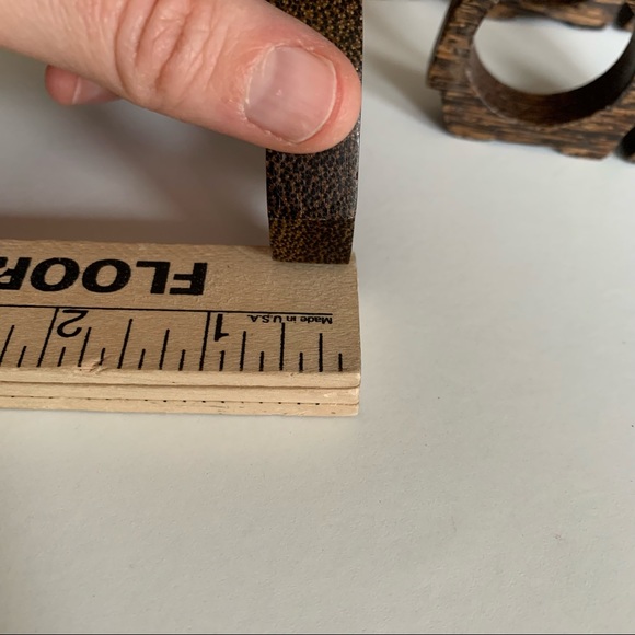 8 Wooden Elephant Napkin Rings Dark striped wood primitive style carving. - Picture 4 of 8